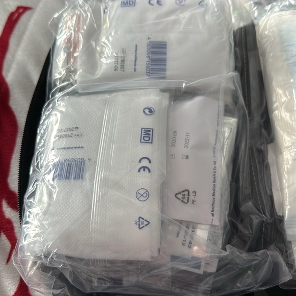 Mercedes Benz car first aid medical kit new never used - Picture 4 of 6